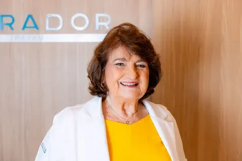 Dra. Ananilia Finizola de Vasconcelos - Médica da Clínica Intrador